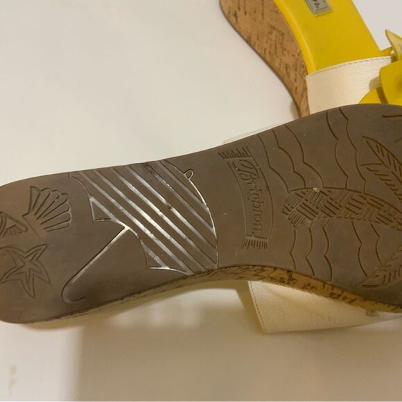 Brighton Helena Women’s Size 9 M  Slide Yellow and White flower leather. - Picture 5 of 11